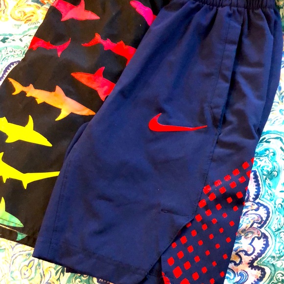 Lot of 2 Boys Swimsuits - Nike + Laguna - Youth Sizes Small & 7 - Picture 2 of 12